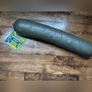 Smushmart Pickle Stress Relief Toy 🥒